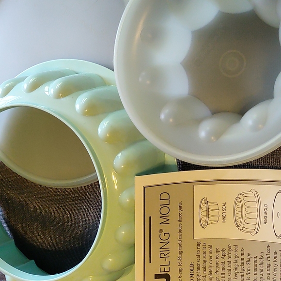 Tupperware Jel-Ring Mold - Picture 5 of 5